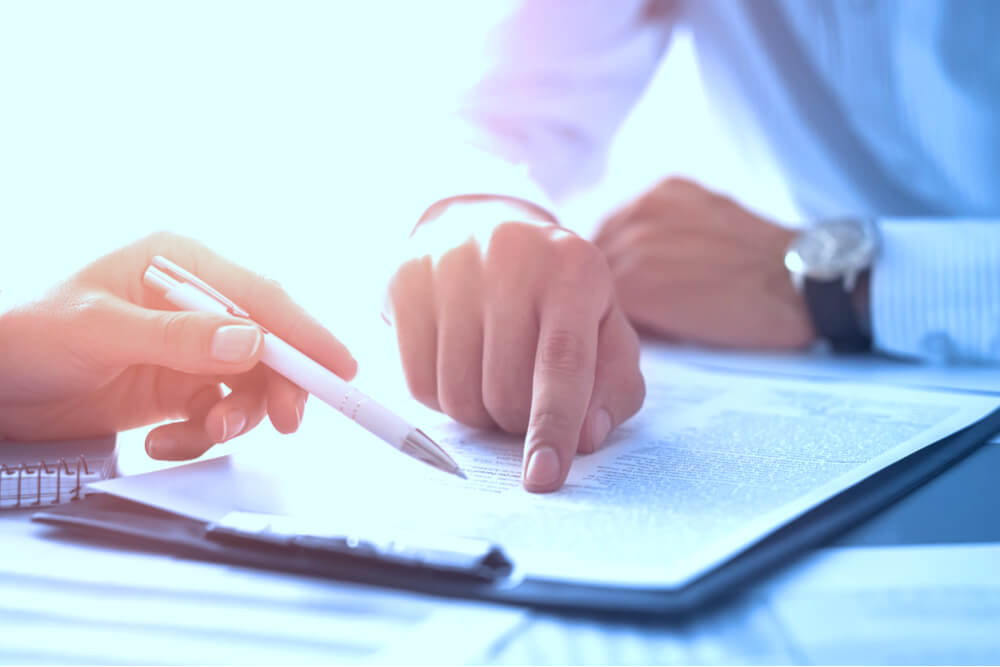 Auf welche Regelungen im Arbeitsvertrag muss ich achten?