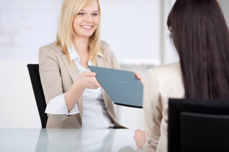 Kann ich ein höheres Gehalt bei unbefristetem Vertrag heraushandeln?